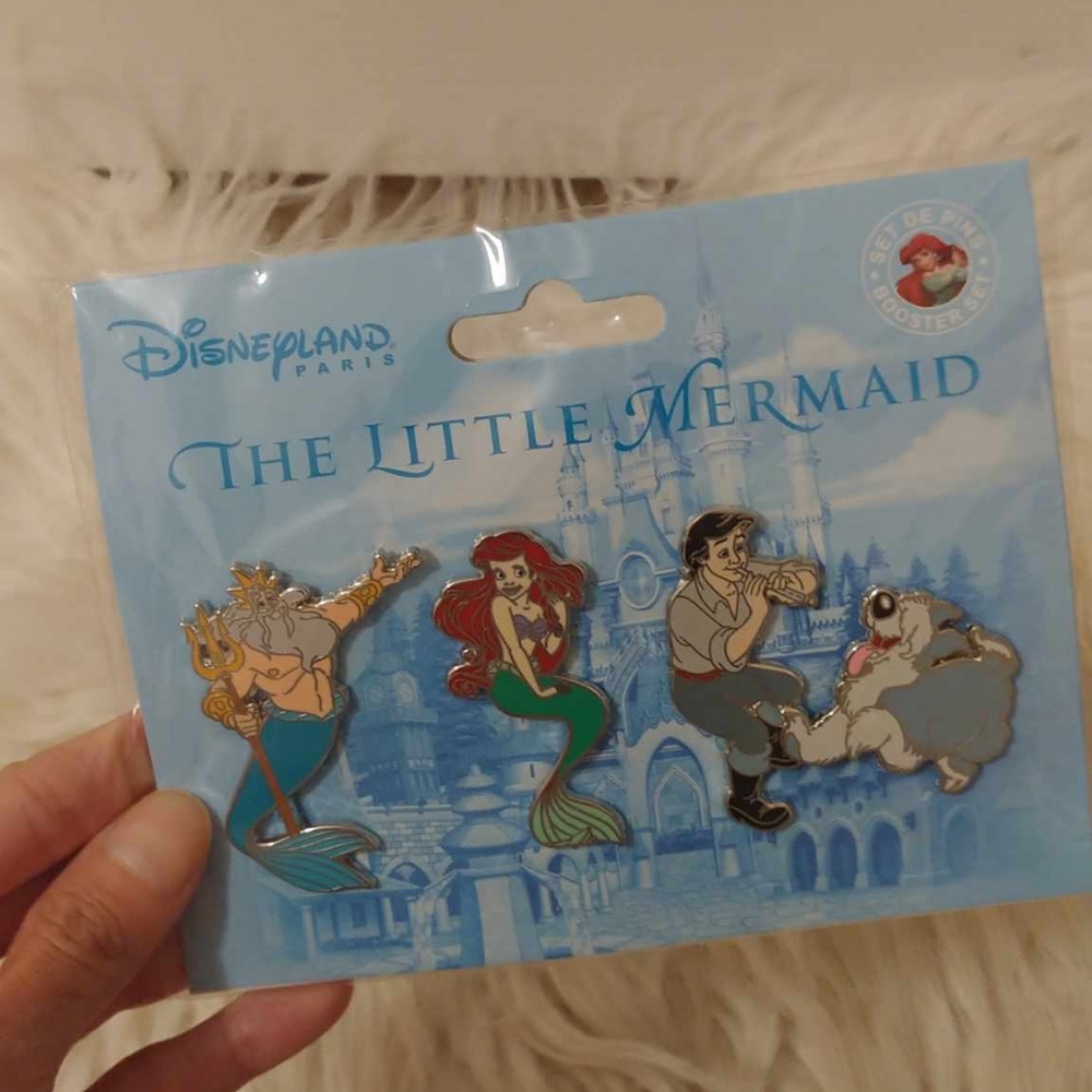 💖FIRM! NWT DISNEY PARKS DISNEYLAND PARIS LITTLE MERMAID BOOSTER PIN SET